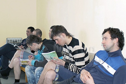Групповые занятия с наркозависимыми в центре МЕТОД